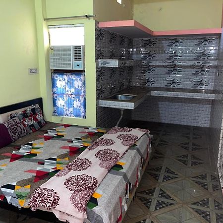 Balaji Homestay Mathura In Vrindavan Εξωτερικό φωτογραφία