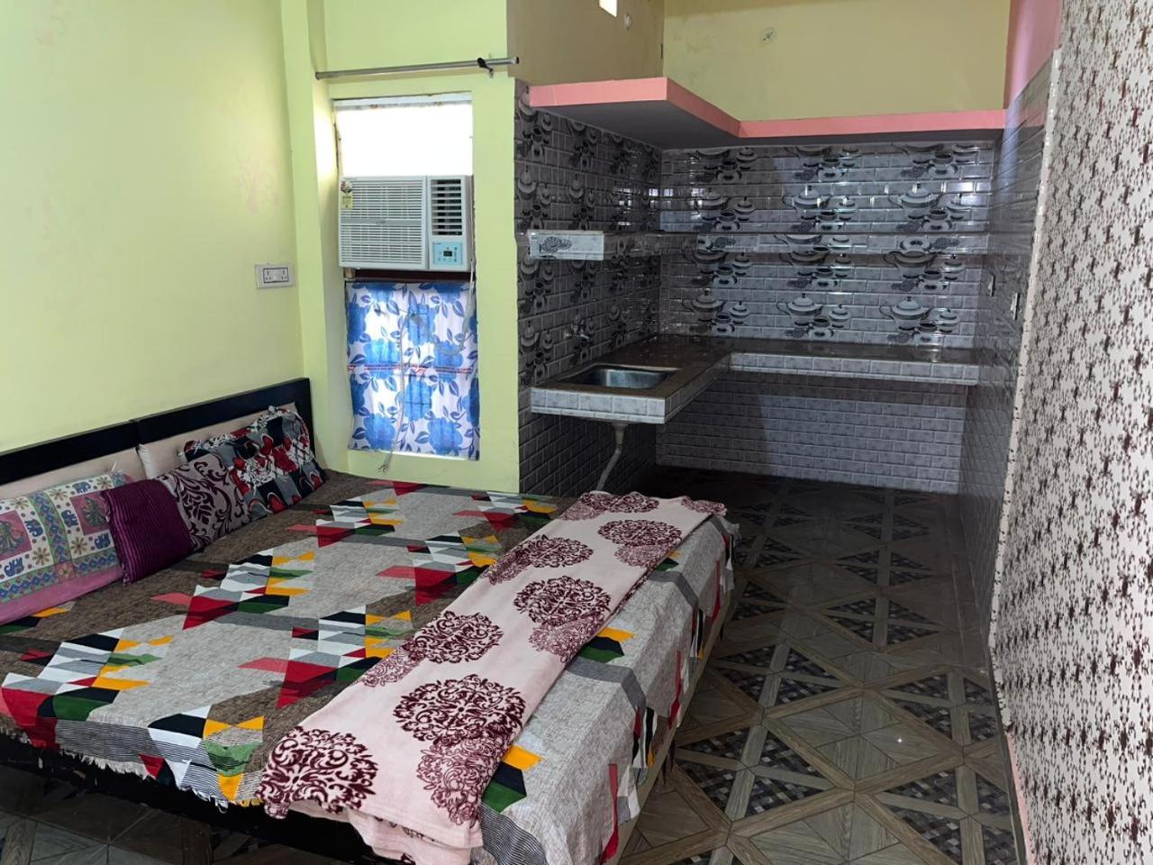 Balaji Homestay Mathura In Vrindavan Εξωτερικό φωτογραφία