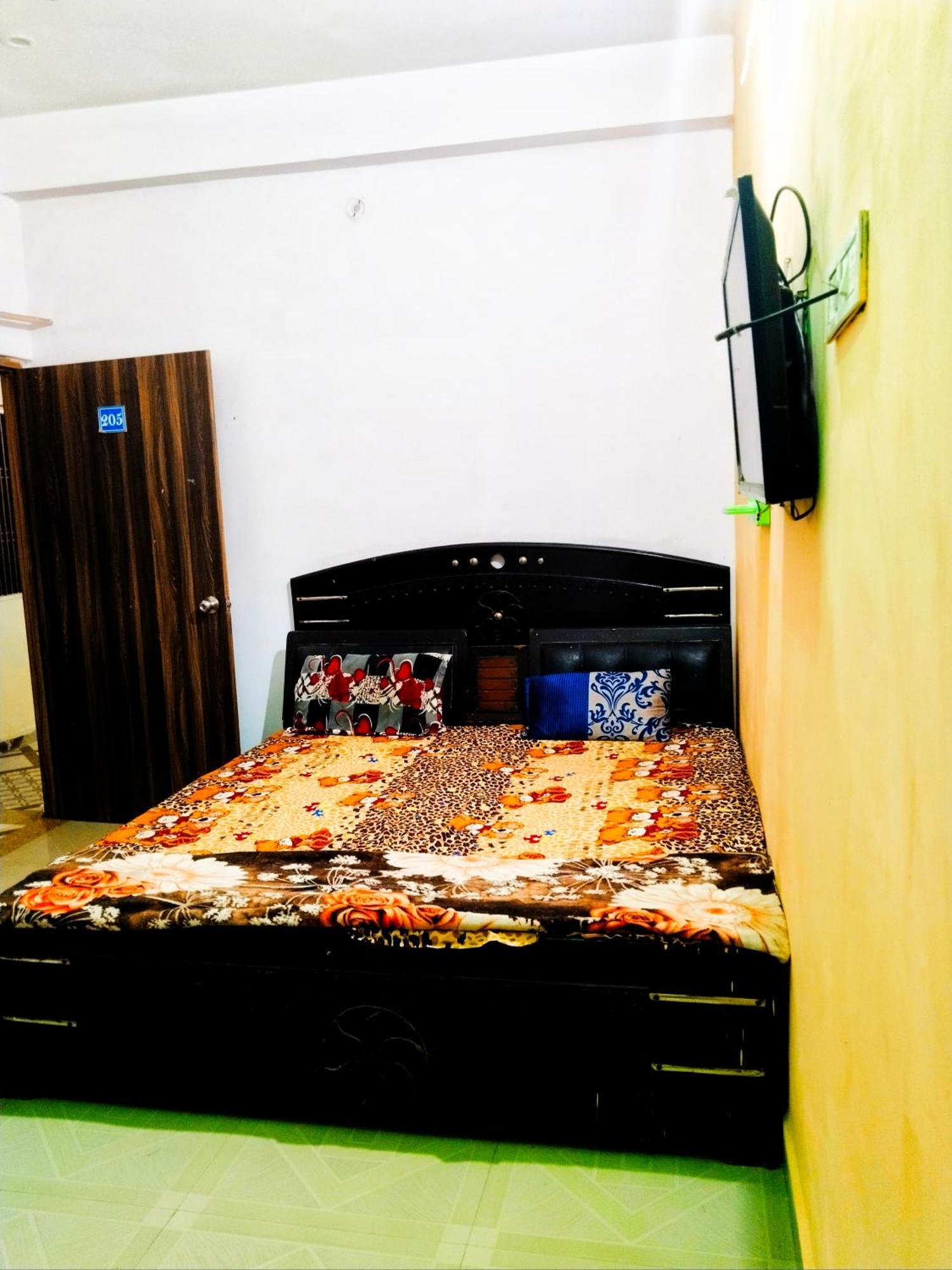 Balaji Homestay Mathura In Vrindavan Εξωτερικό φωτογραφία