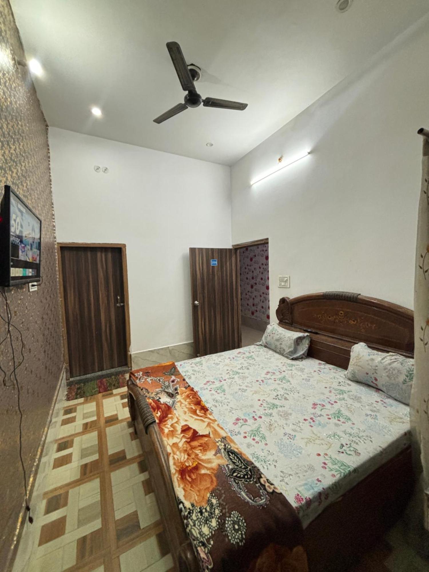 Balaji Homestay Mathura In Vrindavan Εξωτερικό φωτογραφία